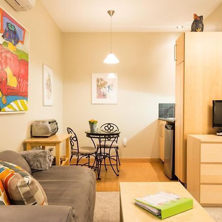 Cormier'S Studio Guest Suites Penticton Exteriör bild