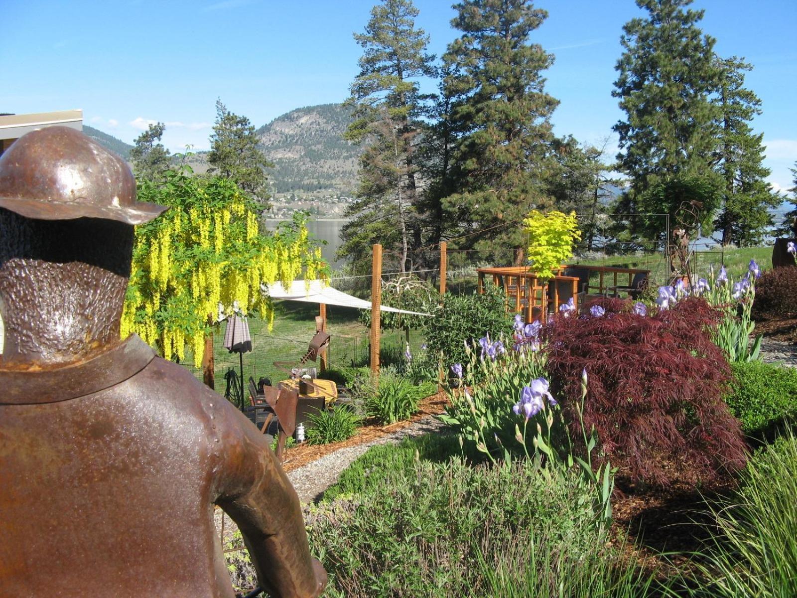 Cormier'S Studio Guest Suites Penticton Exteriör bild