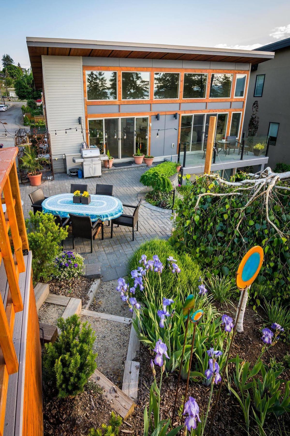 Cormier'S Studio Guest Suites Penticton Exteriör bild