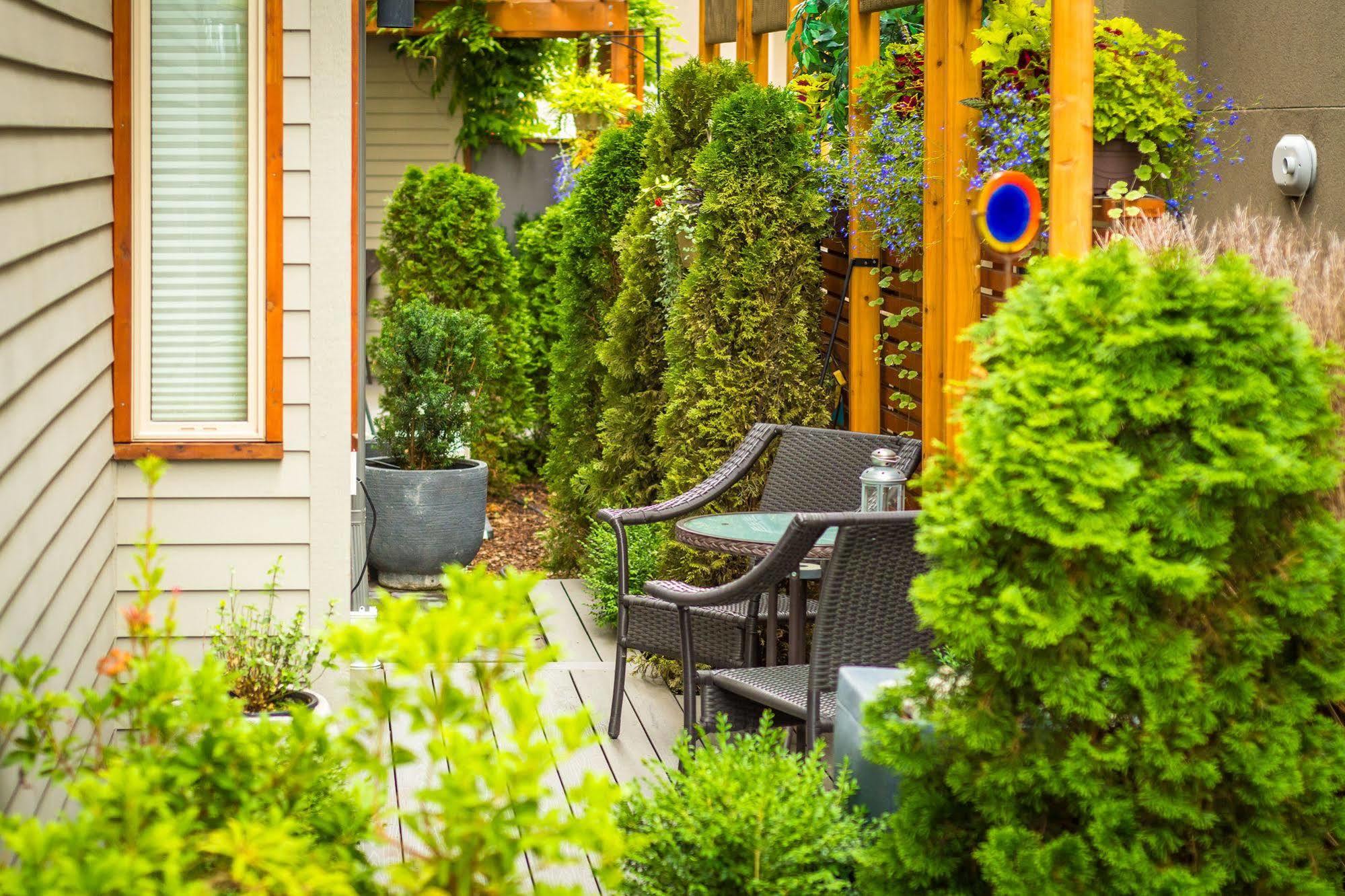 Cormier'S Studio Guest Suites Penticton Exteriör bild