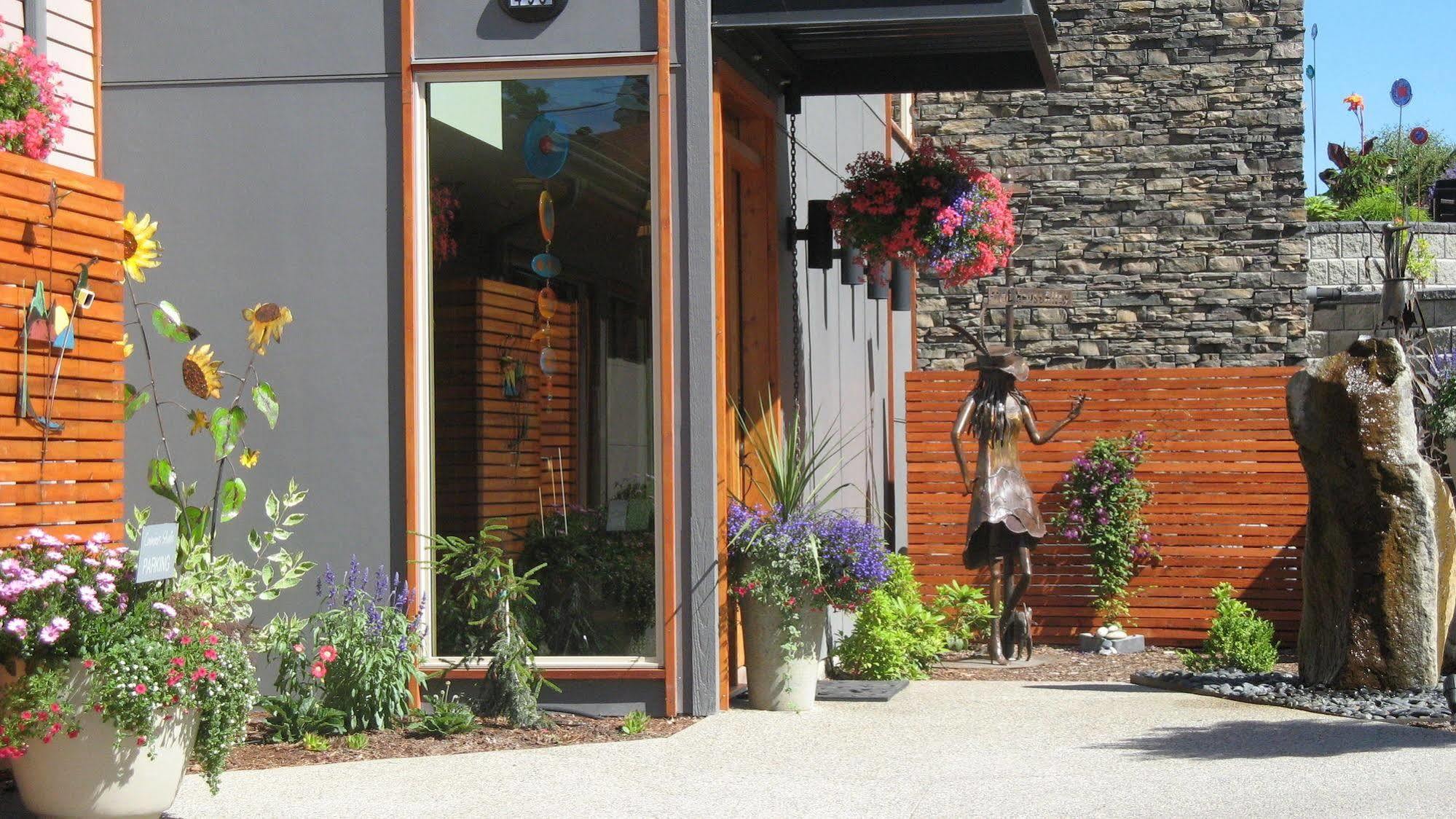 Cormier'S Studio Guest Suites Penticton Exteriör bild